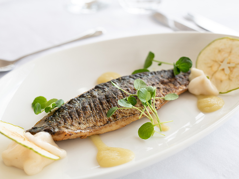 The Thames RoomClassic Dishes