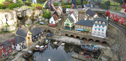 BEKONSCOT MODEL VILLAGE